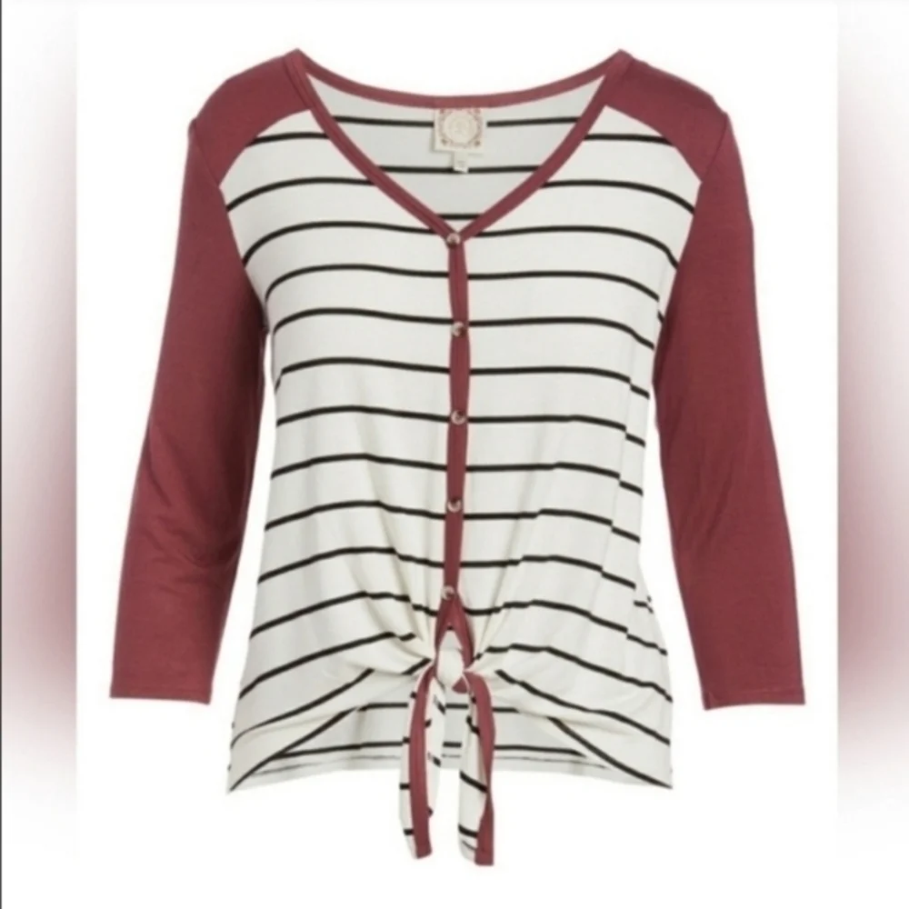 Women's Ivory Striped Tie Front V-Neck‎ Top. Size Small